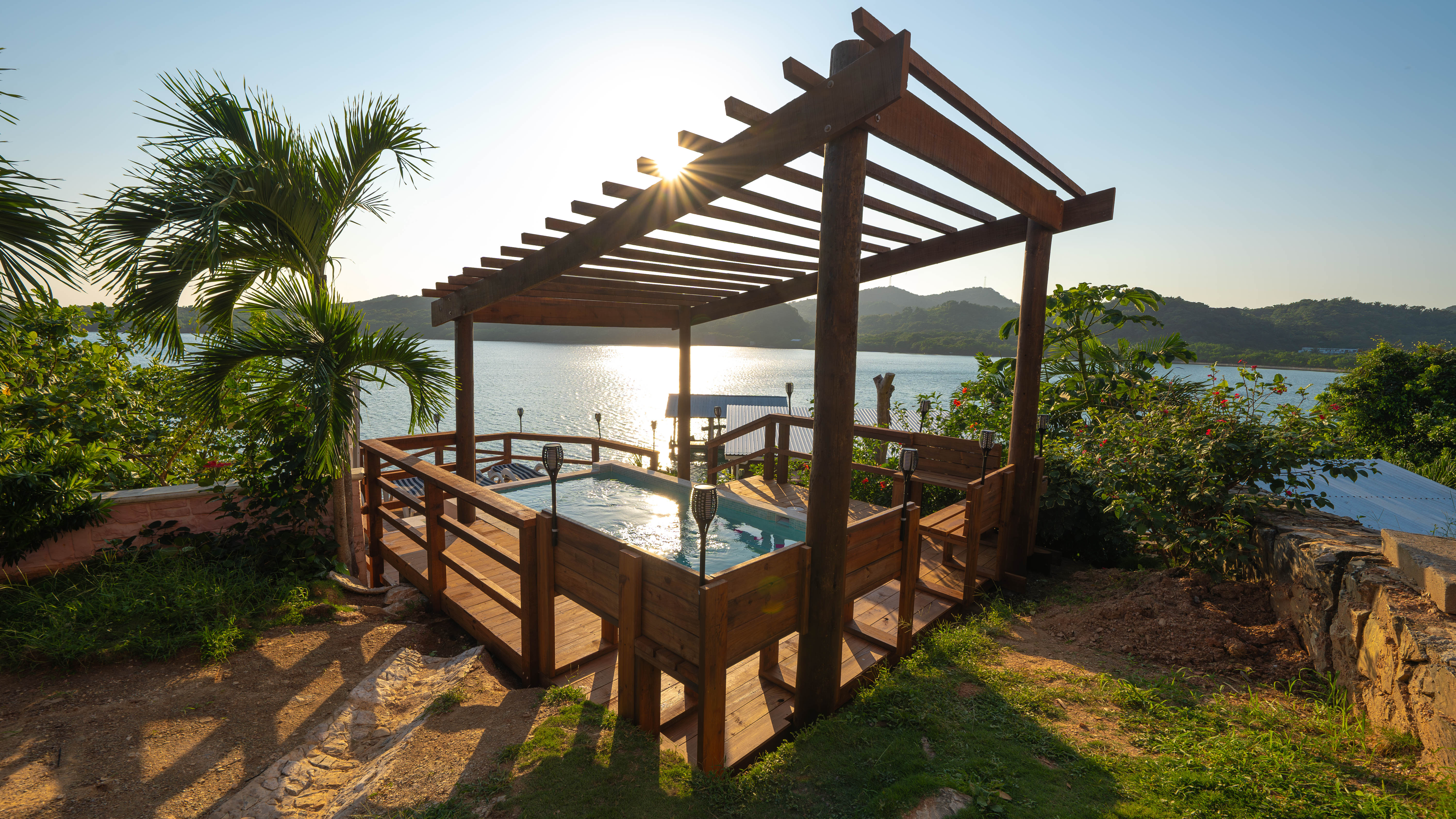 Infinity pool over Carib Bight at El Palacio Rosa
